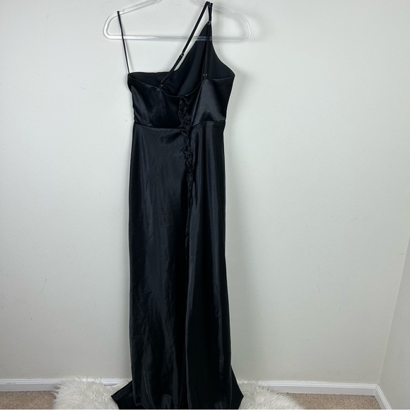 Birdy Grey floor length shiny satin one shoulder lace tie-up back gown size: S - Picture 6 of 15